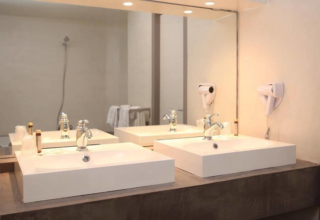 Hotel Le Roncevaux Pau Dış mekan fotoğraf