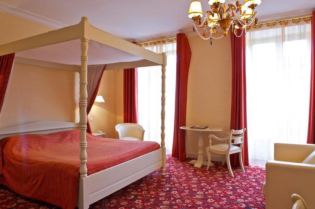 Hotel Le Roncevaux Pau Dış mekan fotoğraf