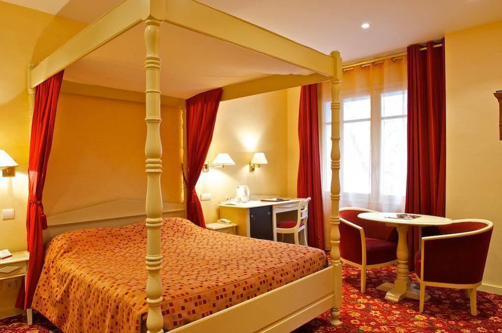 Hotel Le Roncevaux Pau Dış mekan fotoğraf